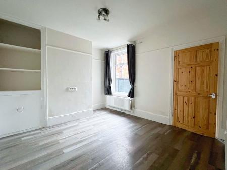 3 bedroom Terraced House for sale in Mill Road, Kettering, NN16