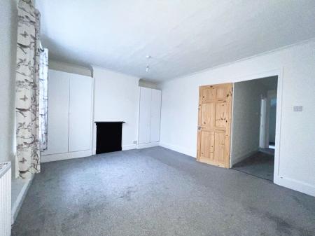 3 bedroom Terraced House for sale in Mill Road, Kettering, NN16