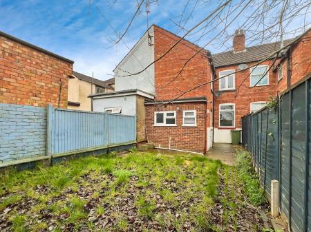 3 bedroom Terraced House for sale in Mill Road, Kettering, NN16