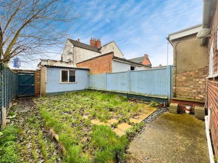 3 bedroom Terraced House for sale in Mill Road, Kettering, NN16