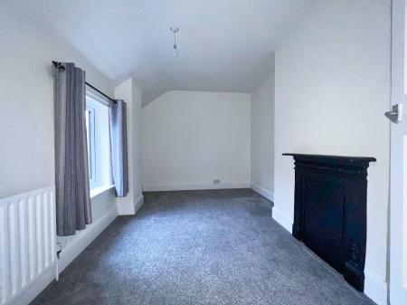 3 bedroom Terraced House for sale in Mill Road, Kettering, NN16