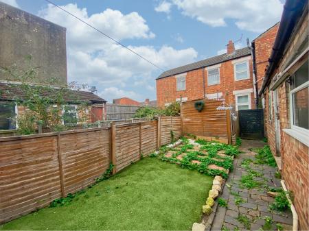 2 bedroom Terraced House for sale in Princes Street, Kettering, NN16