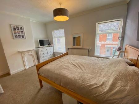 2 bedroom Terraced House for sale in Princes Street, Kettering, NN16