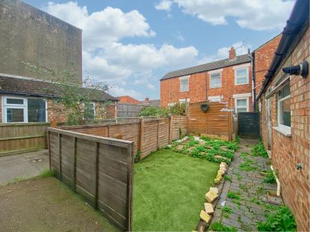 2 bedroom Terraced House for sale in Princes Street, Kettering, NN16