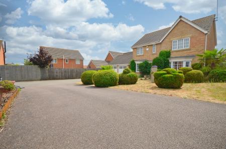 4 bedroom Detached house for sale in Powys Close, Oakley Vale, Corby, NN18