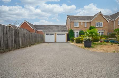 4 bedroom Detached house for sale in Powys Close, Oakley Vale, Corby, NN18