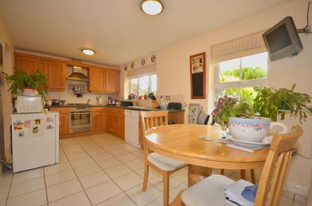 4 bedroom Detached house for sale in Powys Close, Oakley Vale, Corby, NN18