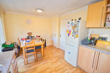 3 bedroom Link detached house for sale in Tailby Avenue, Kettering, NN16