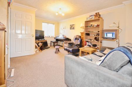3 bedroom Link detached house for sale in Tailby Avenue, Kettering, NN16