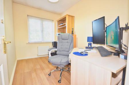 3 bedroom Link detached house for sale in Tailby Avenue, Kettering, NN16