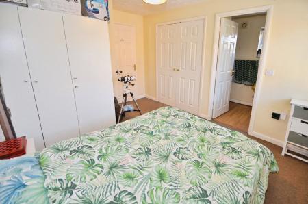 3 bedroom Link detached house for sale in Tailby Avenue, Kettering, NN16