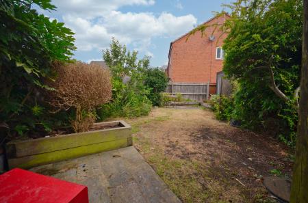 3 bedroom Town house for sale in Violet Close, Desborough, NN14