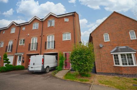 3 bedroom Town house for sale in Violet Close, Desborough, NN14