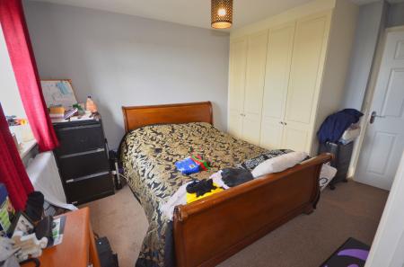 3 bedroom Town house for sale in Violet Close, Desborough, NN14