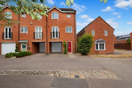 3 bedroom Town house for sale in Violet Close, Desborough, NN14