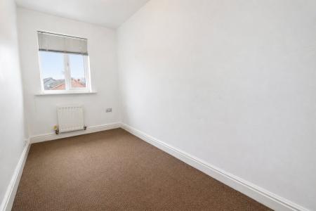3 bedroom Town house for sale in Violet Close, Desborough, NN14
