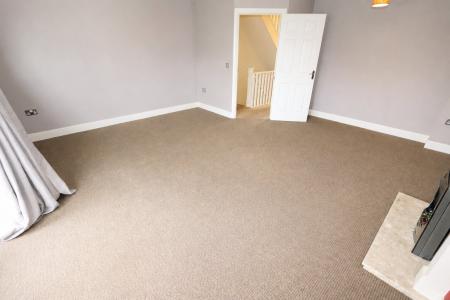 3 bedroom Town house for sale in Violet Close, Desborough, NN14