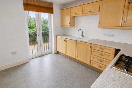 3 bedroom Town house for sale in Violet Close, Desborough, NN14