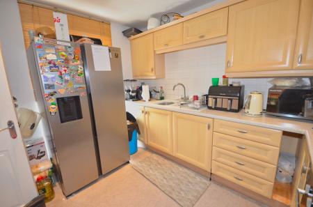 3 bedroom Town house for sale in Violet Close, Desborough, NN14
