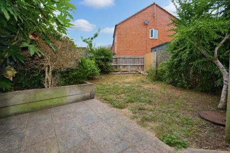 3 bedroom Town house for sale in Violet Close, Desborough, NN14