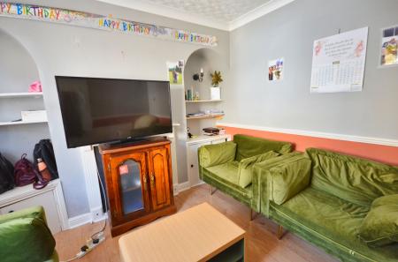 3 bedroom Terraced House for sale in Wellington Street, Kettering, NN16