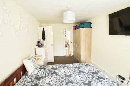 2 bedroom Terraced House to let in Blake Road, Corby, NN18