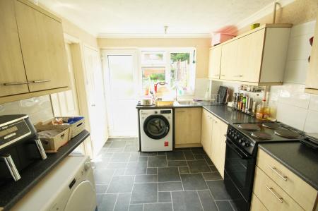 2 bedroom Terraced House to let in Blake Road, Corby, NN18