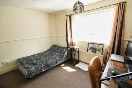 2 bedroom Terraced House to let in Blake Road, Corby, NN18