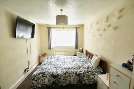 2 bedroom Terraced House to let in Blake Road, Corby, NN18