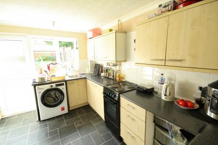 2 bedroom Terraced House to let in Blake Road, Corby, NN18