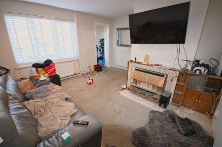 3 bedroom Terraced House for sale in Counts Farm Road, Corby, NN18