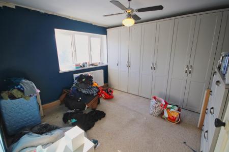 3 bedroom Terraced House for sale in Counts Farm Road, Corby, NN18