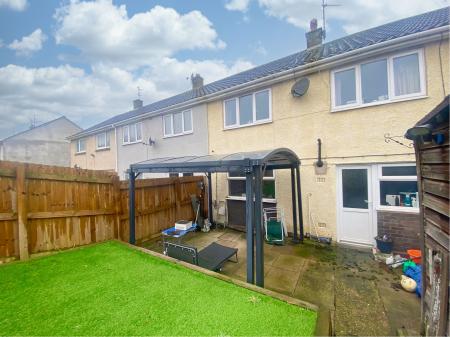 3 bedroom Terraced House for sale in Counts Farm Road, Corby, NN18
