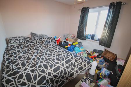 3 bedroom Terraced House for sale in Counts Farm Road, Corby, NN18