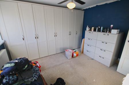 3 bedroom Terraced House for sale in Counts Farm Road, Corby, NN18