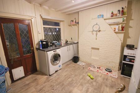 2 bedroom End of terrace house for sale in Wood Street, Kettering, NN16