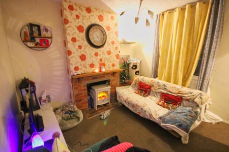 2 bedroom End of terrace house for sale in Wood Street, Kettering, NN16