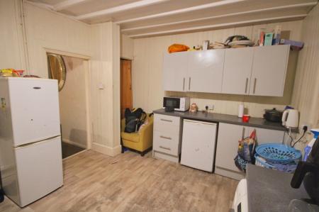 2 bedroom End of terrace house for sale in Wood Street, Kettering, NN16