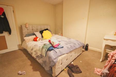 2 bedroom End of terrace house for sale in Wood Street, Kettering, NN16