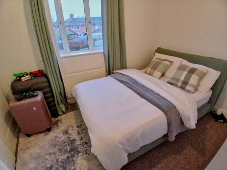 2 bedroom Terraced House for sale in Gravely Street, Rushden, NN10