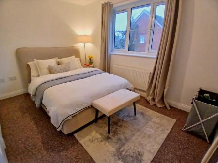 2 bedroom Terraced House for sale in Gravely Street, Rushden, NN10