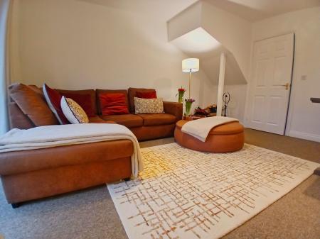 2 bedroom Terraced House for sale in Gravely Street, Rushden, NN10