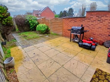 2 bedroom Terraced House for sale in Gravely Street, Rushden, NN10