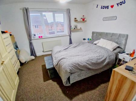 2 bedroom Terraced House for sale in Violet Close, Corby, NN18