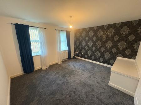 3 bedroom Semi-detached house to let in Carlisle Close, Corby, NN18
