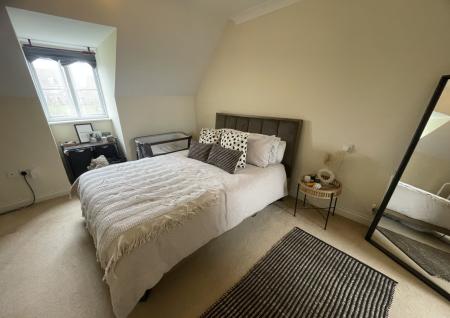 3 bedroom Terraced House to let in Cowslip Close, Corby, NN18