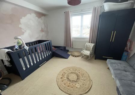 3 bedroom Terraced House to let in Cowslip Close, Corby, NN18