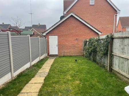 3 bedroom Terraced House to let in Cowslip Close, Corby, NN18