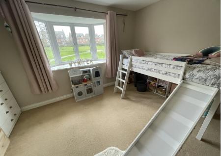 3 bedroom Terraced House to let in Cowslip Close, Corby, NN18