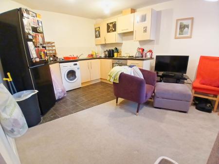 2 bedroom Flat for sale in Isabelle Court, Rothwell Road, Kettering, NN16